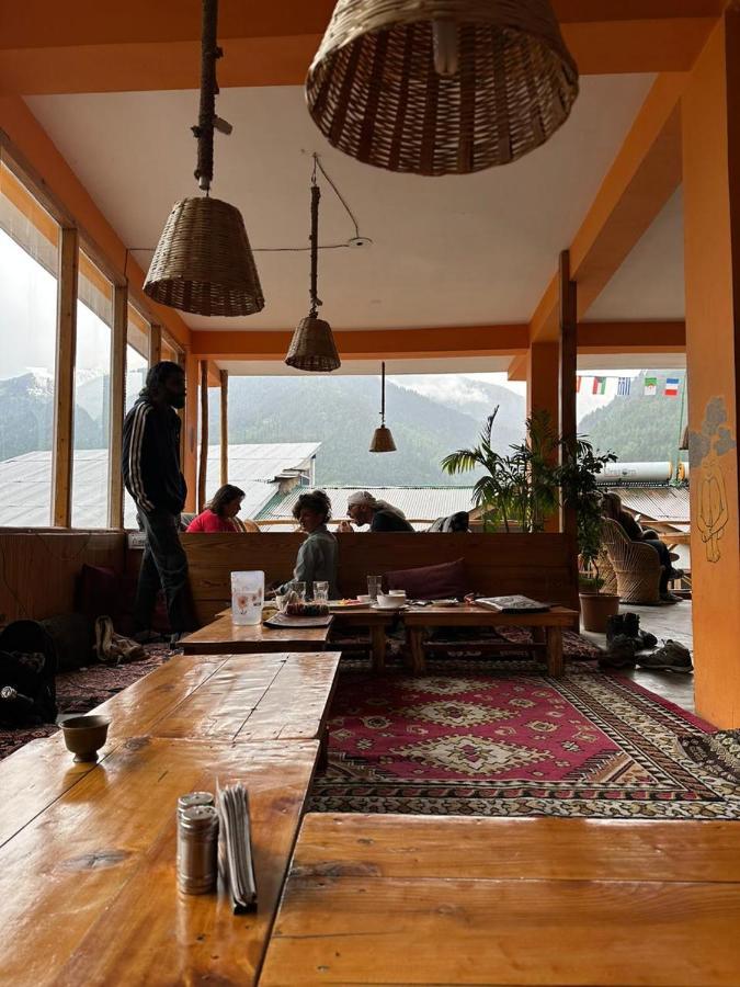 Rasta Cafe And Lodge Manāli Exterior foto